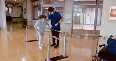 広々空間で楽しくリハビリ！ 個別訓練の様子をご紹介（デイサービス）